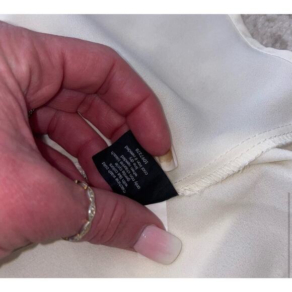 Lane Bryant lack/crochet sleeve/neck line white long sleeve blouse SZ 18/20 - Picture 10 of 10